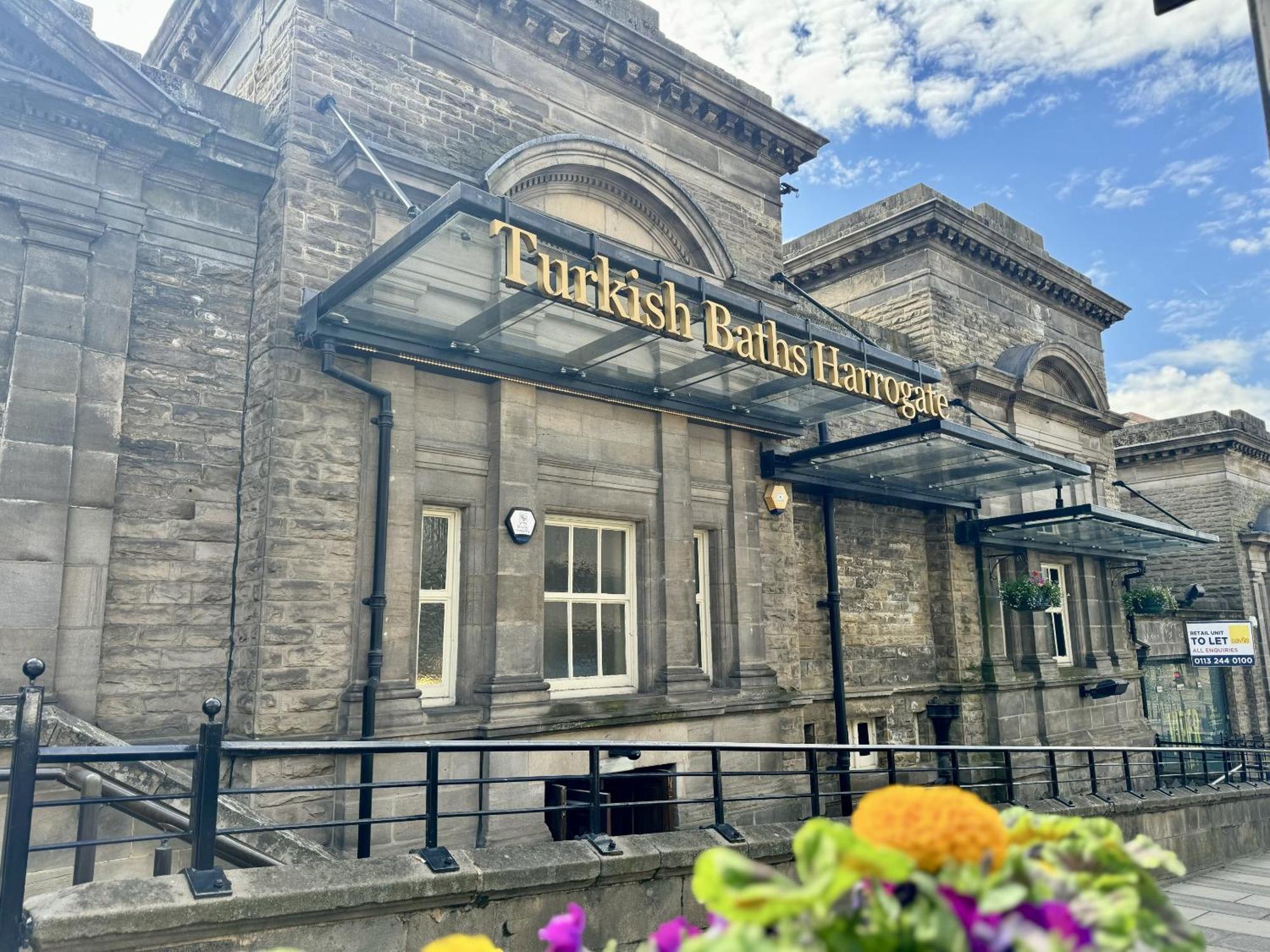 The Yorkshire Crown - Luxury Apartment - Free Parking Nearby Harrogate Exteriör bild