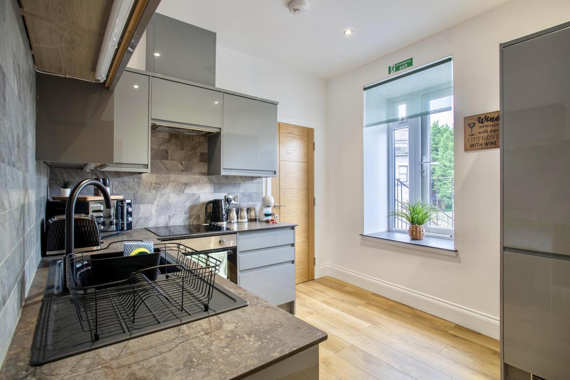 The Yorkshire Crown - Luxury Apartment - Free Parking Nearby Harrogate Exteriör bild